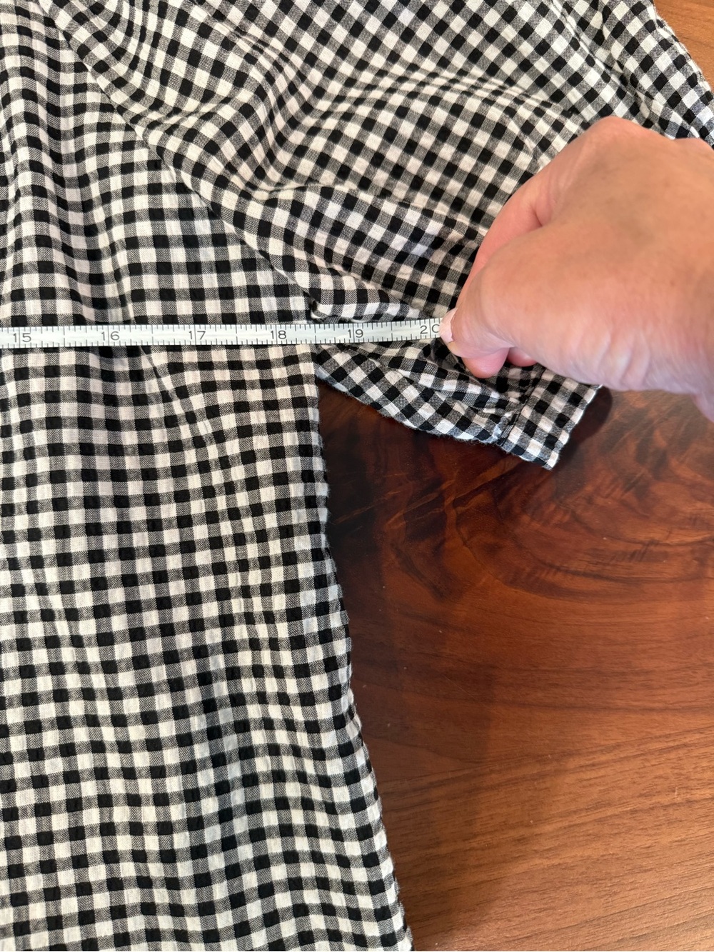 Evereve Black and White Gingham Button-Down Top - Picture 6 of 8